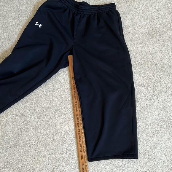 SOLD LIKE NEW EXCELLENT SHAPE Men’s Black XL Under Armour loose style sweatpants - Picture 5 of 7